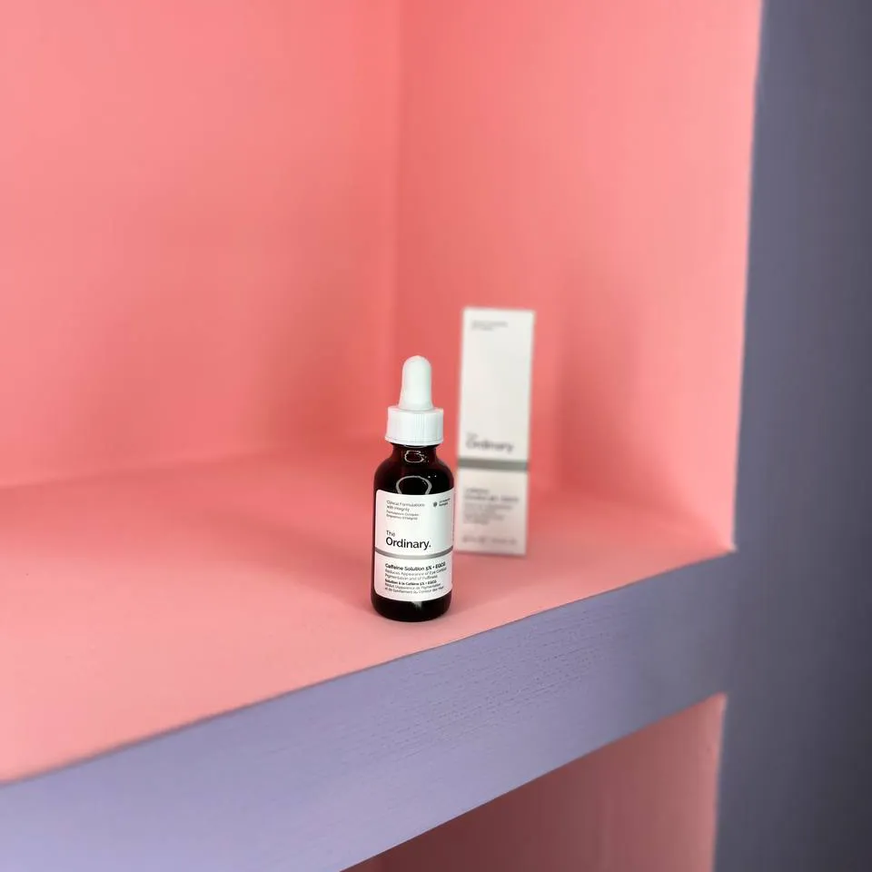سرم دور چشم اوردینری مدل Caffeine Solution 5% حجم 30 میلی لیتر
